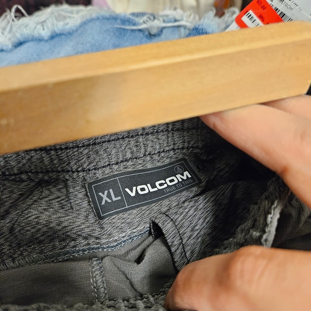 NWT volcom grey shorts XL lightweight mobility self packing reprieve string tie - Picture 6 of 6